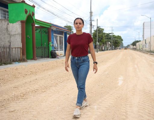 Supervisa Ana Paty Peralta los trabajos de reconstrucción de calle Págalo en la supermanzana 253