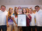 Mara Lezama entrega el nombramiento de Pueblo Mágico a la isla de Cozumel