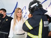 Reconocen Bomberos trabajo de Lili Campos para mejorar el equipamiento