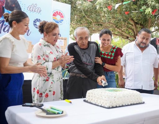 Reconoce Ana Paty Peralta trabajo de adultos mayores del Ayuntamiento de BJ