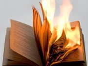 Opinión | El miedo que quema libros | Palabra en movimiento | Gaby Cruz