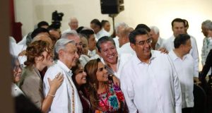 Pájaros en el Alambre | Las fotos de AMLO en su quinto informe