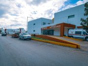Construirá gobierno de Lili Campos banquetas de Hospital General