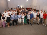 Entrega Ana Paty Peralta distintivo “Corazón Azul” a Hotel Sandos Cancún por lucha contra trata de menores
