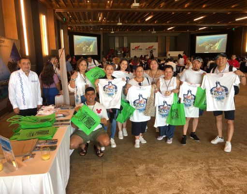 Recibe Playa del Carmen reconocimiento en encuentro turístico