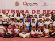 De manera histórica, entrega Mara Lezama mil 442 becas para estudiantes de Cozumel