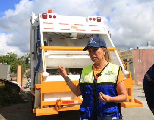 Solidaridad | Refuerza Lili Campos recolección de basura en Villas del Sol