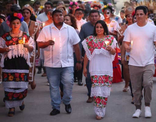Celebra Leona Vicario la vida con procesión de ánimas, concursos de catrinas y calaveritas literarias