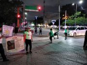«Madres Buscadoras» marchan a Zona Hotelera por falta de resultados de la FGE en varias carpetas de investigación y las autoridades las atienden