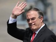 Marcelo Ebrard deja ir el último tren con rumbo a la contienda presidencial