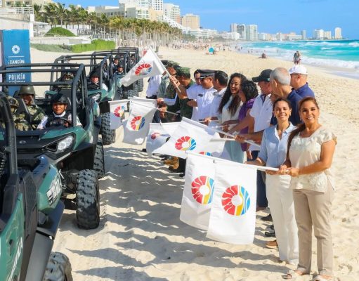 Entrega Ana Paty Peralta 8 vehículos razers a la Policía Turística de Cancún