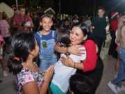 Enciende Blanca Merari la Navidad en Puerto Morelos y Leona Vicario