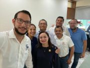 Firma Juanita Alonso convenio de colaborar con ingenieros y arquitectos de Cozumel