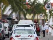 Protestan taxistas de Cozumel, exigen más concesiones