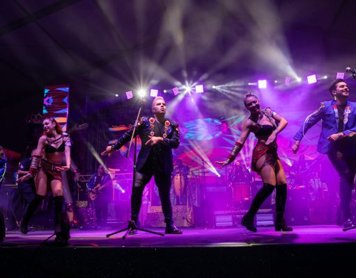 Disfrutan cozumeleños concurso de disfraces del Carnaval 2024