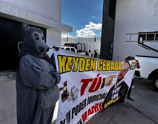 Protestan miembros de ONG contra funcionarios de la FGE