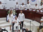 Entrega Cabildo de Benito Juárez medalla Sigfrido Paz Paredes a Diego de la Peña