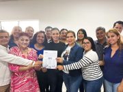 Recibe Lili Campos constancia como candidata del PAN-PRI