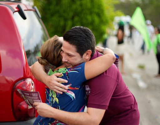 Suma esfuerzos Renán Sánchez con el pueblo de Cozumel para defender la transformación