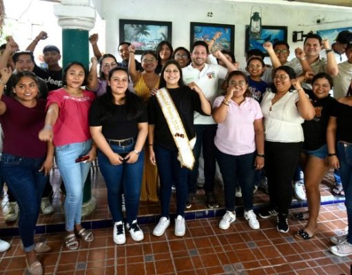 Lleva Renán Sánchez propuestas a jóvenes de Cozumel para impulsar la transformación