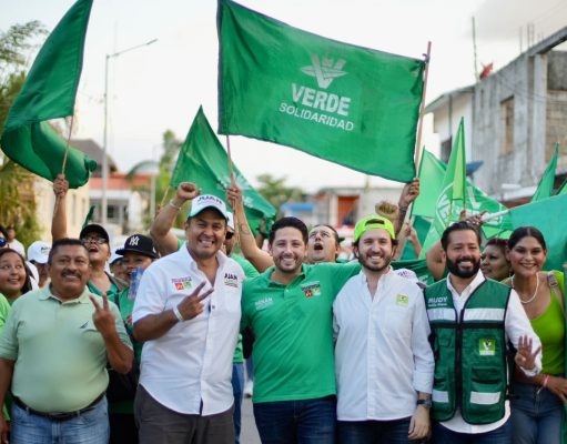 Lleva Renán Sánchez mensaje de la 4T a la colonia Bellavista de Playa del Carmen