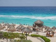 Ordena juez cancelar la construcción de hotel en playa “Delfines” de Cancún