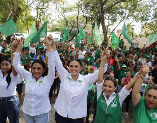 Pintan de Verde Sm 77 Alexa Murguía y familias de Corales