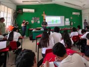 Imparten plática en Puerto Morelos sobre conservación de tortugas marinas