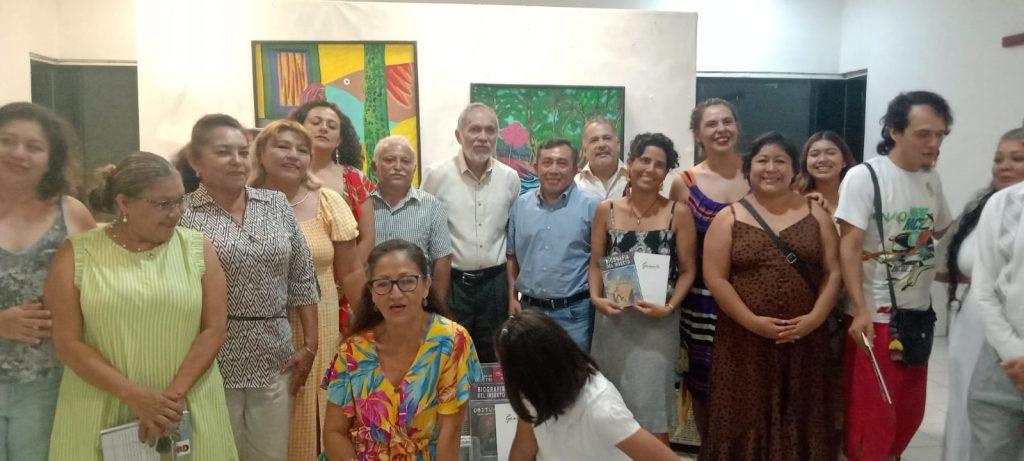 Genali Bacalar recibe al colectivo Génali en la presentación de su antología ...