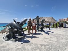 Suman otro atractivo en parador de playa “Delfines”, de Cancún: una estatua proveniente del parque de “Las Palapas”