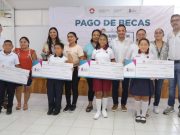 Entrega Pablo Gutiérrez mil 831 becas municipales a estudiantes de primaria