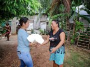 Yensunni Martínez coordina entrega de paquetes alimentarios en Mártires Antorchistas