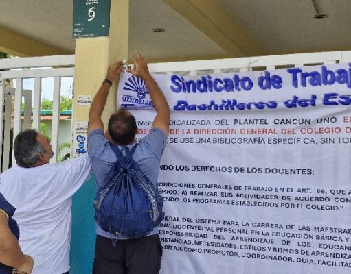 Rechazan imposición de libros en Colegio de Bachilleres de Quintana Roo
