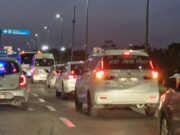 Realizan operadores de Uber protesta en Aeropuerto Internacional de Cancún