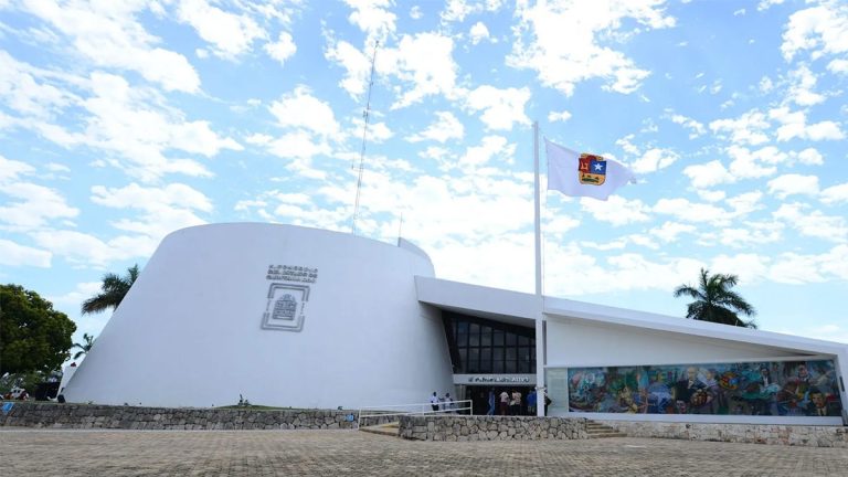 Congreso, plaza cívica