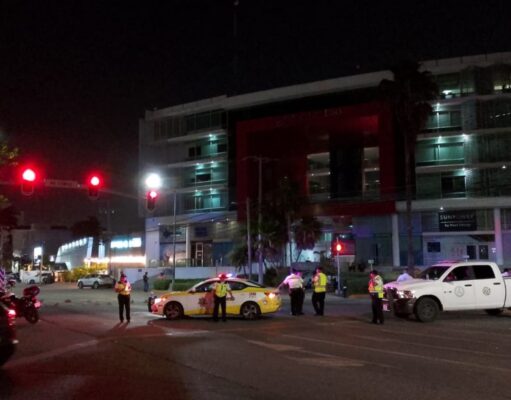 Protestas presuntas víctimas de fraude con bloqueo sobre avenida Bonampak