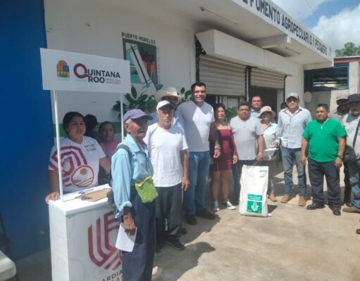 Entregan semillas de maíz a productores agrícolas y equipos para Huertos del Bienestar a mujeres de Puerto Morelos