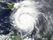 Sube huracán “Beryl” a categoría 3 en su camino hacia Quintana Roo