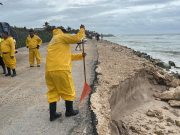 Libera personal de la SSC la carretera hacia la zona hotelera de Tulum
