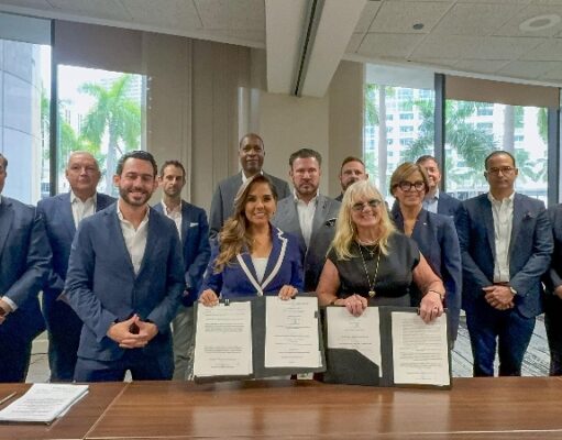 Mara Lezama firma con navieras un histórico fondo para turismo de cruceros