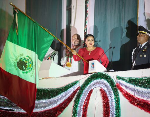 Gritan con fervor portomorelenses «Viva México» en ceremonia encabezada por Blanca Merari