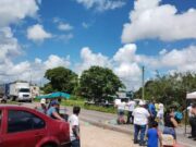 Bloquean carretera Cancún-Valladolid en protesta por una detención