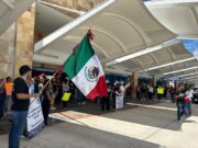 Protestan trabajadores del Poder Judicial de la Federación en Aeropuerto de Cancún