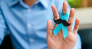 Opinión | El bigote azul y la lucha contra el cáncer: que no se quede en palabras y fotos | Hugo Alday Nieto