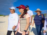 Con más de 434 toneladas de basura recolectadas, Ana Paty Peralta conserva limpias las playas