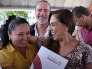 Hace justicia social Mara Lezama a 134 familias de Cozumel: les entrega sus títulos de propiedad