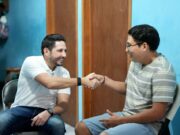 Visita Renán Sánchez a joven que representó a Cozumel en Encuentro Nacional de Historia