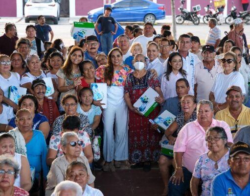 Transforma Mara Lezama la calidad de vida de 300 personas al recibir kits de zapato ortopédico para pie diabético
