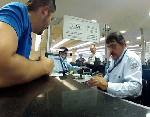 Rechaza arbitrariamente INM ingreso de turista de Perú; CNDH emitió recomendación