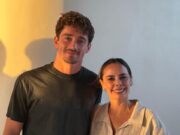 Visita Cancún piloto de Fórmula 1, Charles Leclerc